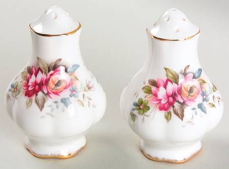 Autumn Roses Salt & Pepper Set