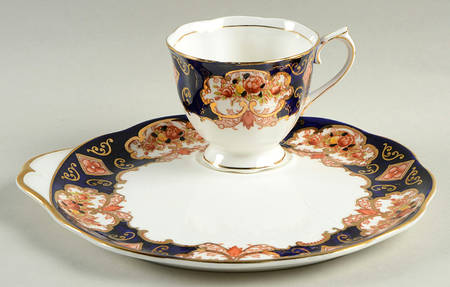 Heirloom (Bone China Stamp) Snack Plate & Cup Set