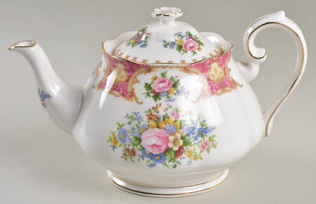 Lady Carlyle Teapot & Lid