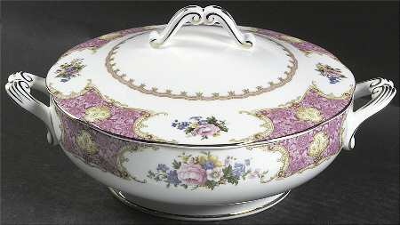 Lady Carlyle Round Covered Vegetable