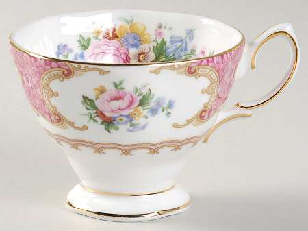 Lady Carlyle Footed Cup