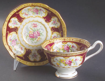 Lady Hamilton Footed Cup & Saucer Set