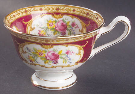 Lady Hamilton Footed Cup