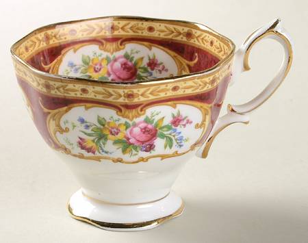 Lady Hamilton Footed Cup