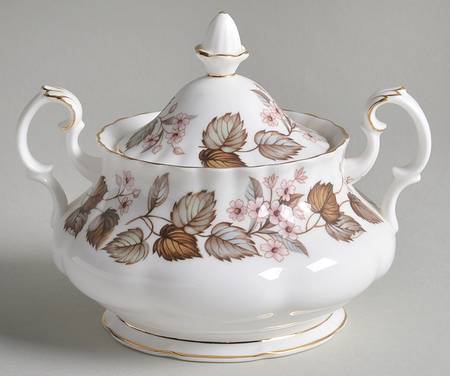 Linden Lea (Montrose) Sugar Bowl & Lid