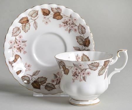 Linden Lea (Montrose) Footed Cup & Saucer Set