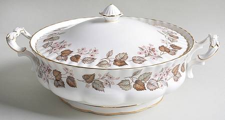 Linden Lea (Montrose) Round Covered Vegetable