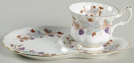 Lorraine Dessert Plate & Cup Set