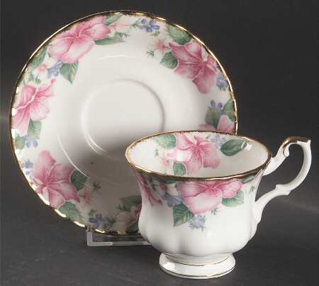 Lydia Footed Cup & Saucer Set