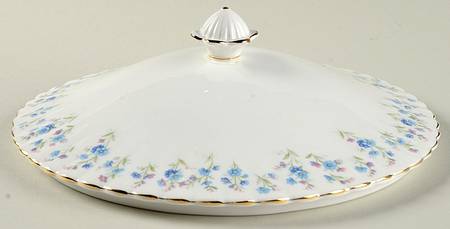 Memory Lane Lid for Round Vegetable by Royal Albert