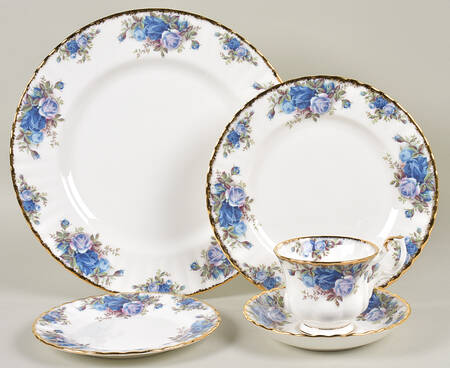 Moonlight Rose 40 Piece Estate Set