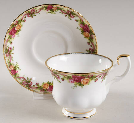 Old Country Roses Footed Cup & Saucer Set