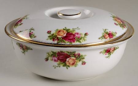 Old Country Roses 2 Qt Round Covered Casserole