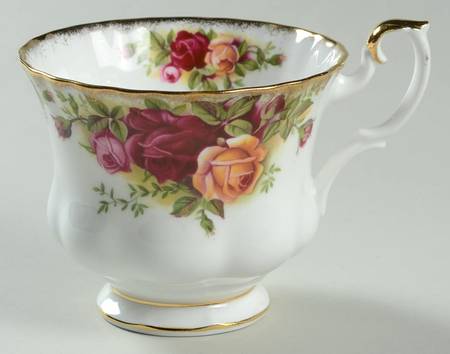 Old Country Roses Footed Cup
