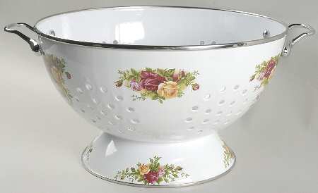 Old Country Roses 5 Quart Metal Colander