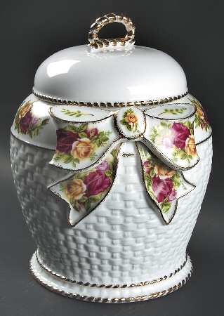 Old Country Roses Biscuit Barrel & Lid