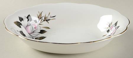 Queen's Messenger 9" Oval Vegetable Bowl