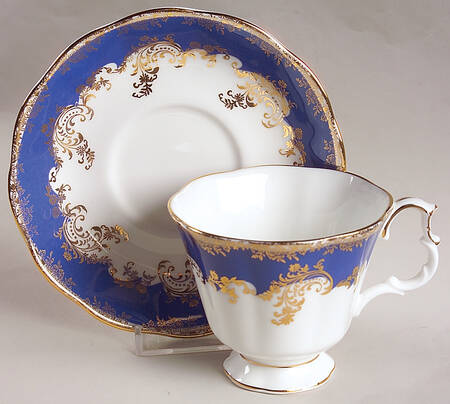Regina Series by Royal Albert