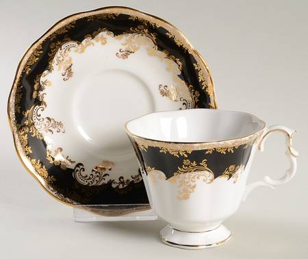 Regina Series Footed Cup & Saucer Set