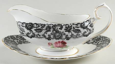 Senorita Gravy Boat & Underplate