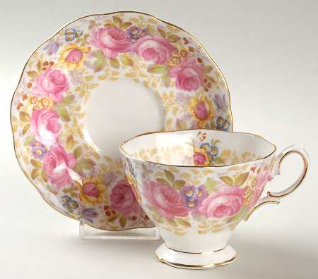 Serena (Thin Gold Trim) Footed Cup & Saucer Set