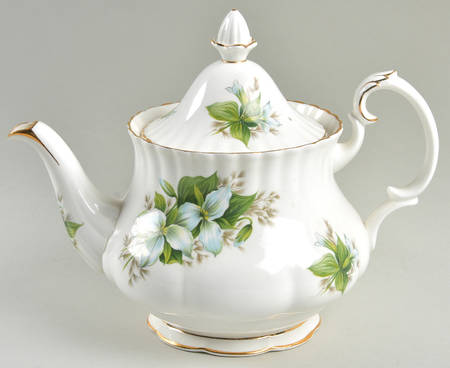 Trillium Teapot & Lid