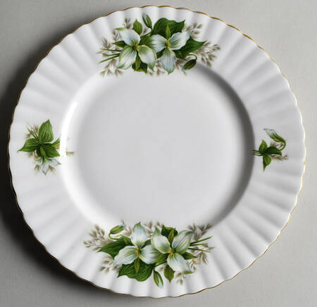 Trillium Luncheon Plate by Royal Albert