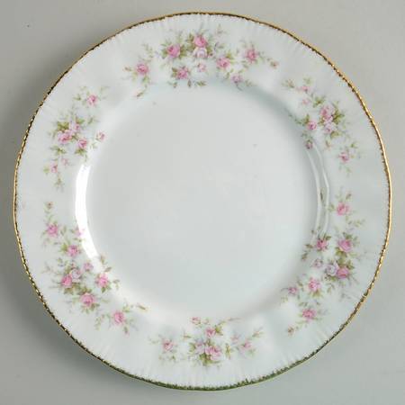 Victoriana Rose (Elizabeth Shape) by Royal Albert