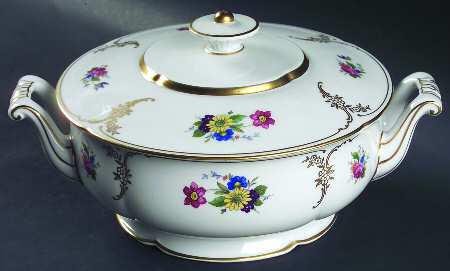 Savannah Round Covered Vegetable