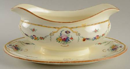 Sledmere (White Background) Gravy Boat with Attached Underplate