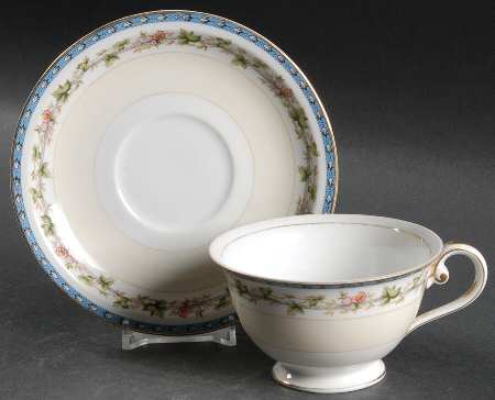 Tampa Footed Cup & Saucer Set