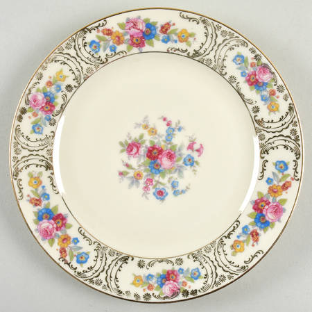 Queens Rose (Smooth, Gold Scrolls) Salad Plate