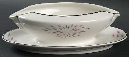 Festival Gravy Boat with Attached Underplate