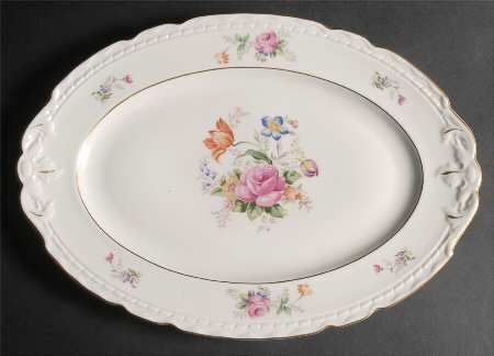 Lord Patterson (Scalloped Edge) 15" Oval Serving Platter