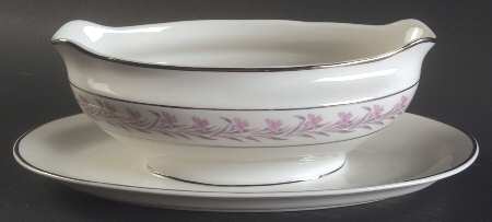 Romance Gravy Boat with Attached Underplate