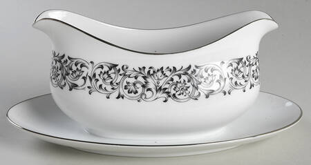 Kingsley Gravy Boat with Attached Underplate