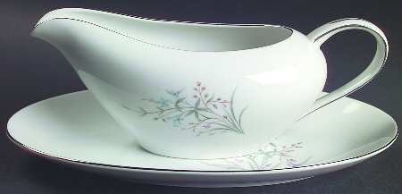 Spring Gravy Boat & Underplate/Relish