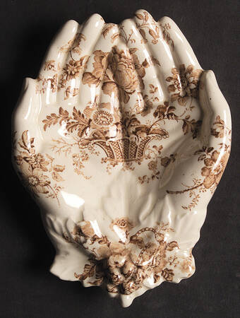 Charlotte Brown Soap Dish