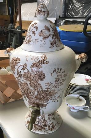 Charlotte Brown Samovar & Lid