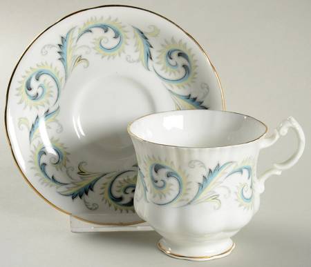 Garland Traditional Footed Cup & Saucer Set