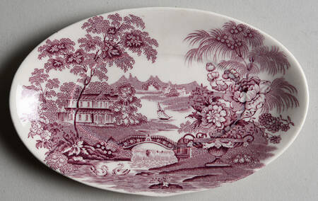 Tonquin Plum Individual Gravy Boat Underplate