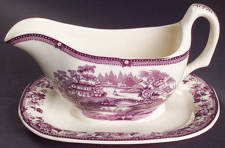 Tonquin Plum Gravy Boat with Attached Underplate