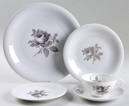 Black Rose 5 Piece Place Setting