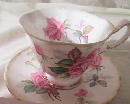 Berkeley Rose Footed Cup & Saucer Set