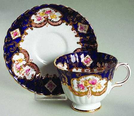 Heritage Footed Cup & Saucer Set