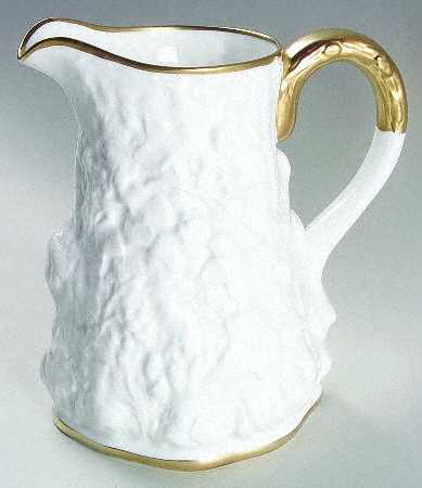 Old English Oak Gold 32 Oz Pitcher