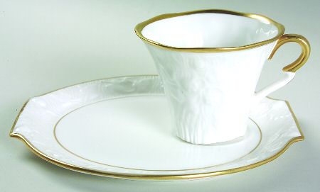 Old English Oak Gold Snack Plate & Cup Set