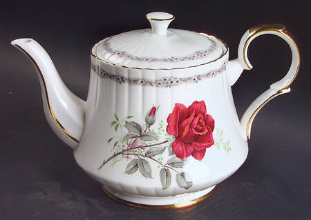 Roses To Remember (Fluted) Teapot & Lid