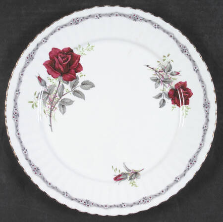 Roses To Remember (Fluted) by Royal Stafford