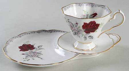 Roses To Remember (Scalloped) Dessert Plate & Cup Set